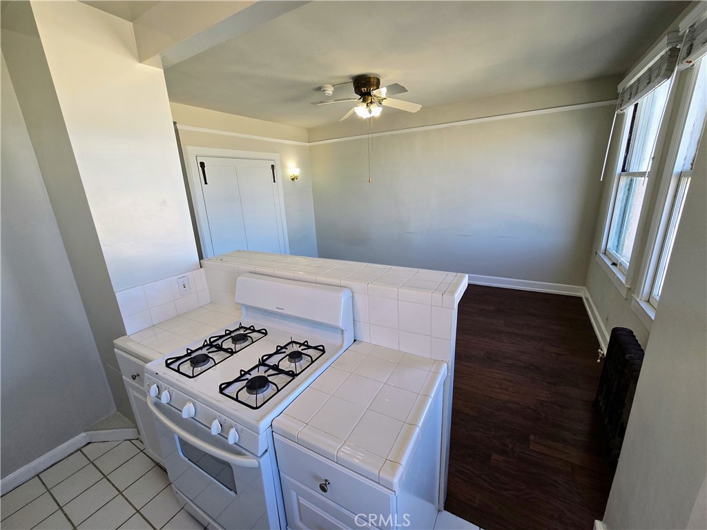 455 E Ocean Blvd 915 Property Photo 23