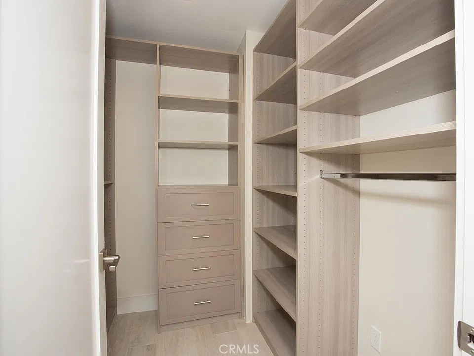 241 E 19th Street Property Photo 30