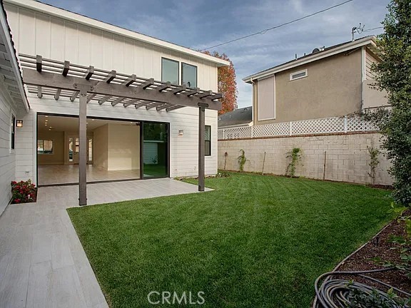 241 E 19th Street Property Photo 34