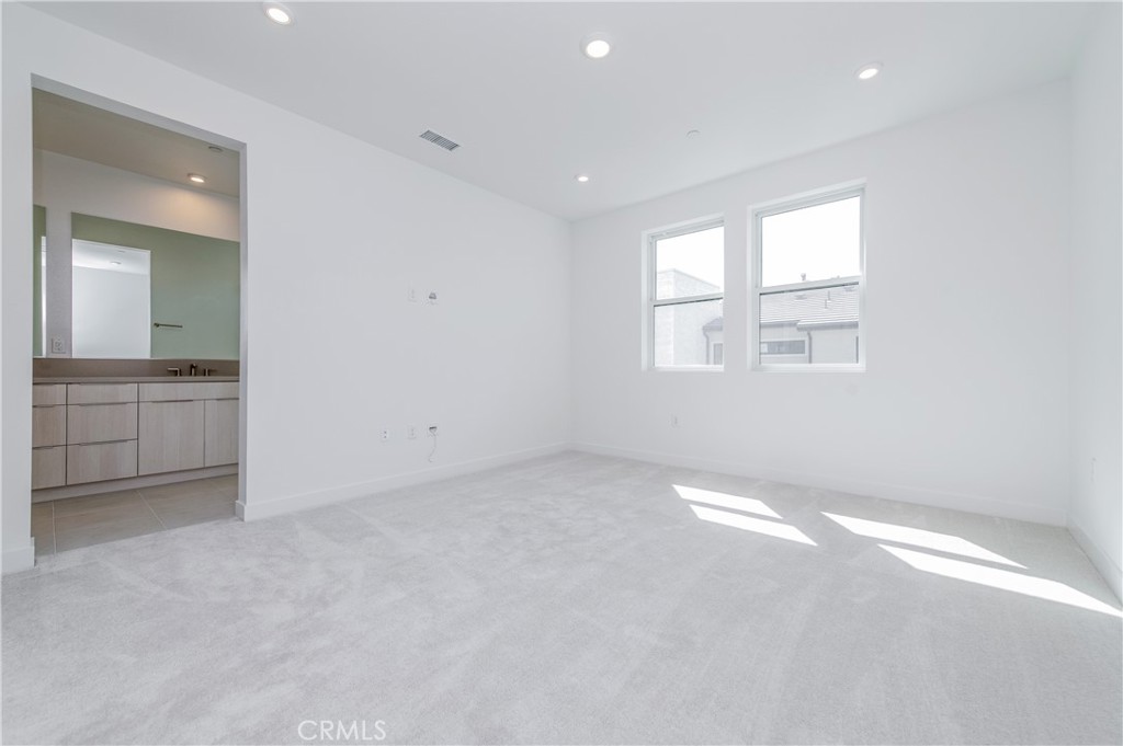 120 Palisades Property Photo 29