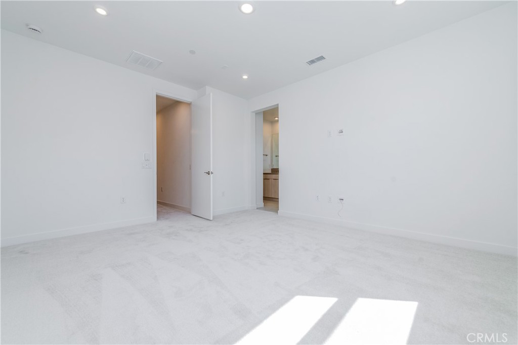 120 Palisades Property Photo 30