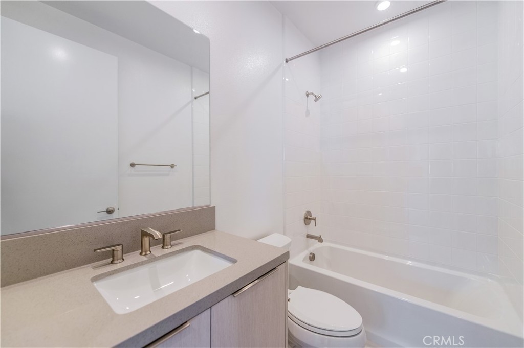 120 Palisades Property Photo 39