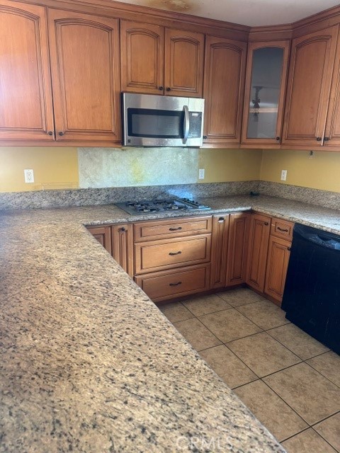 2851 Armstrong Property Photo 2