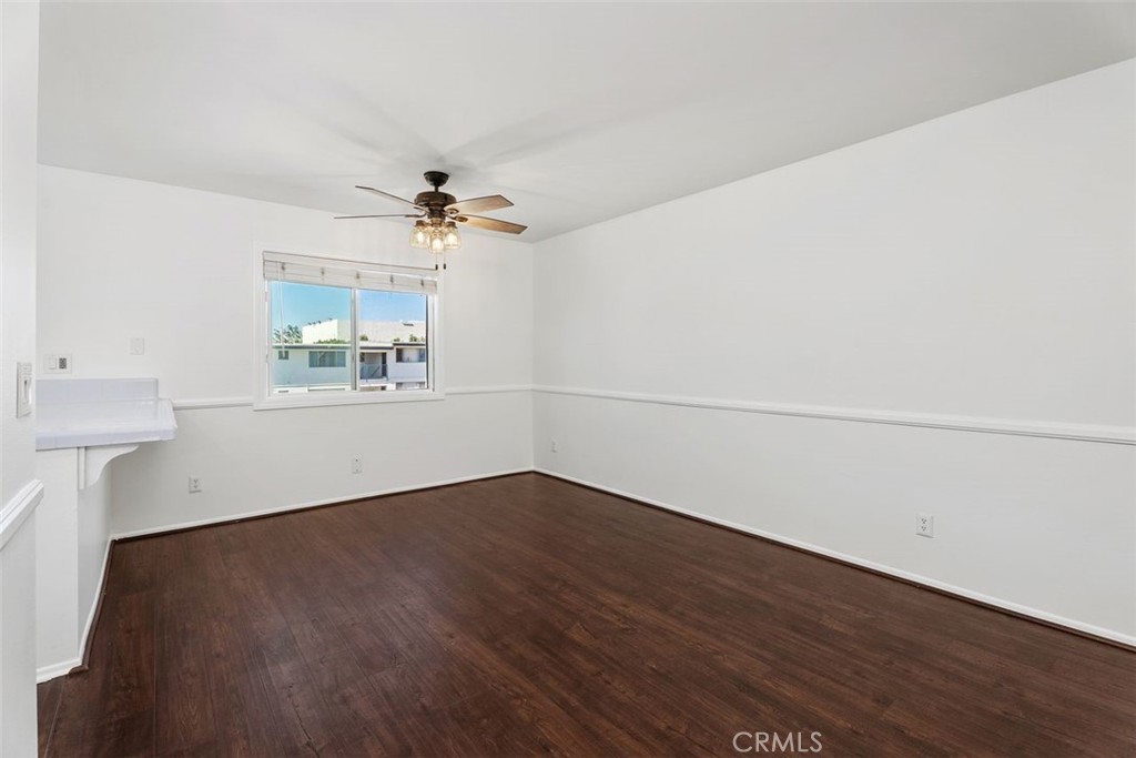 428 W 1st Street Property Photo 10