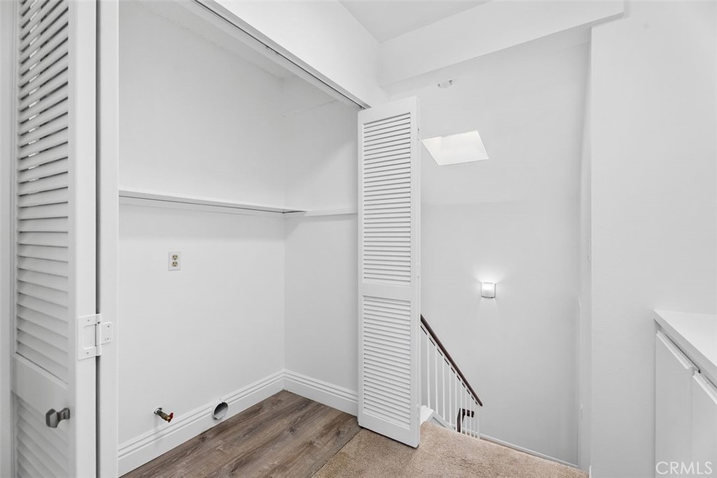 428 W 1st Street Property Photo 15