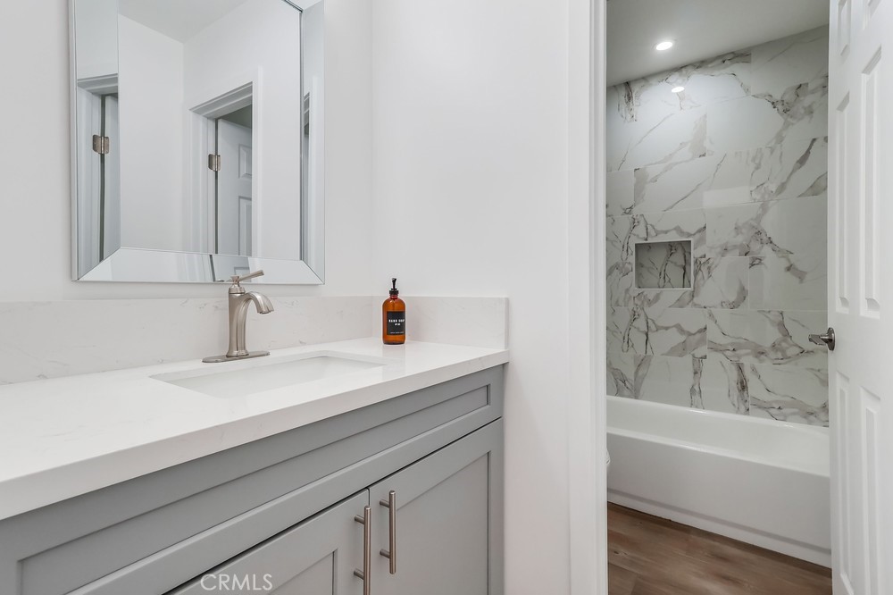 946 W 220th Street 216 Property Photo 12
