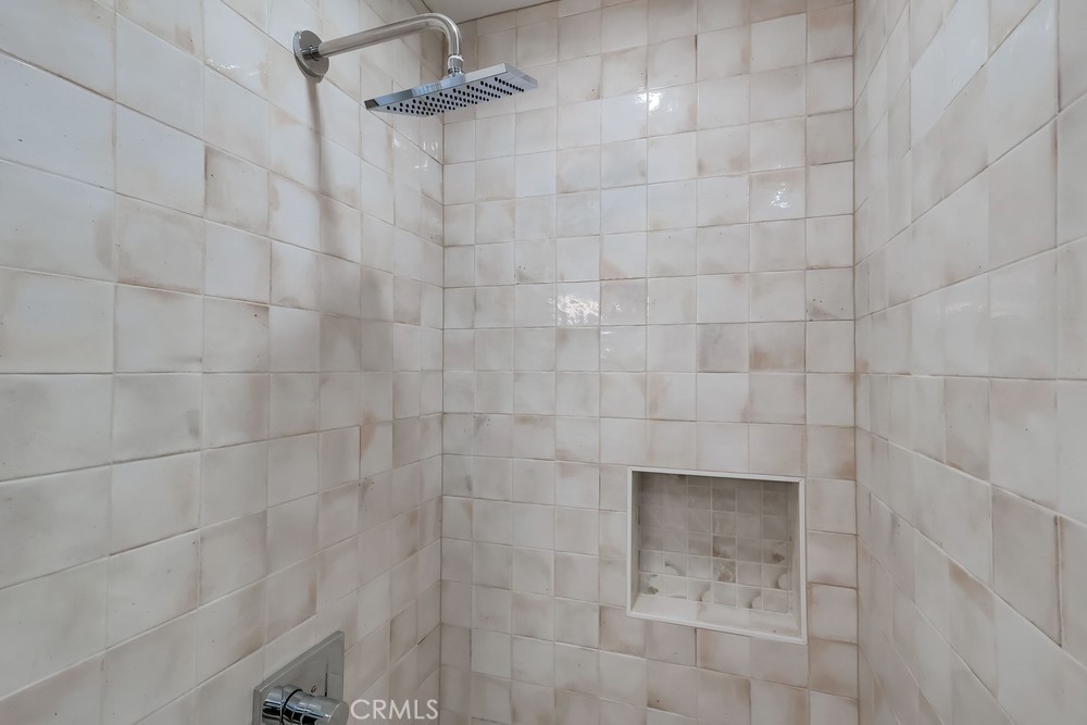 946 W 220th Street 216 Property Photo 17