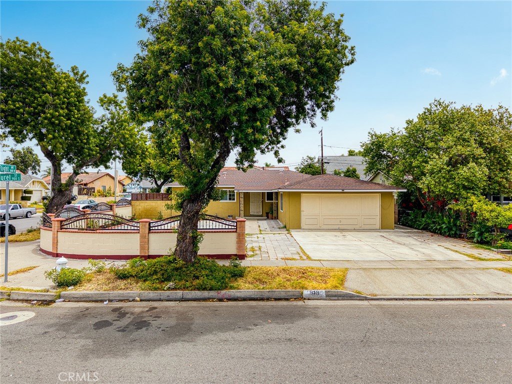 913 S Laurel Property Photo 1
