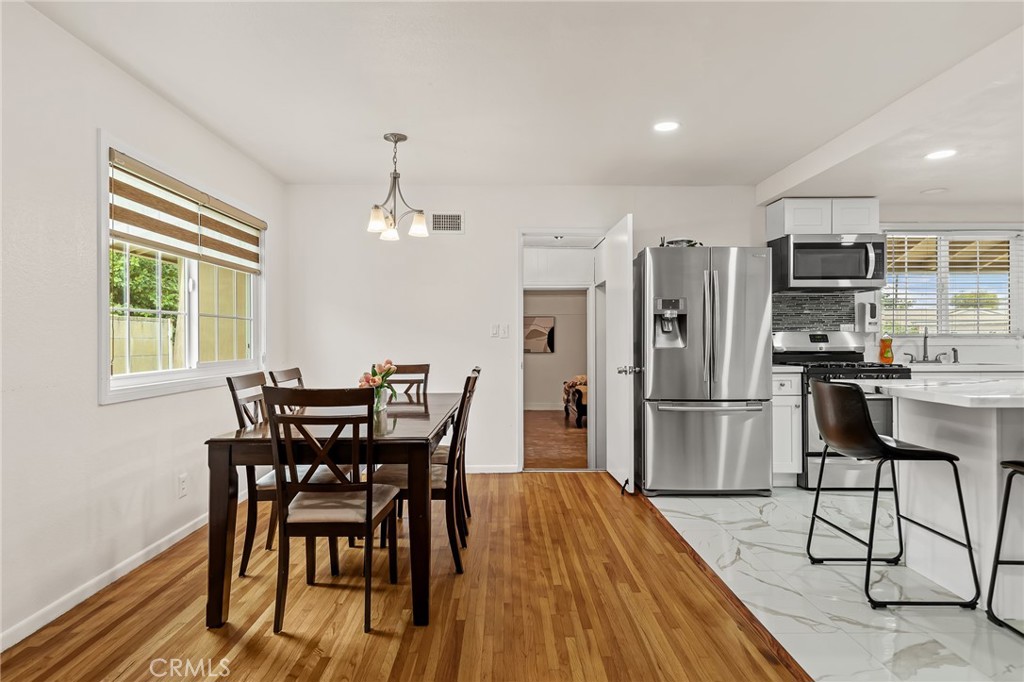 913 S Laurel Property Photo 6