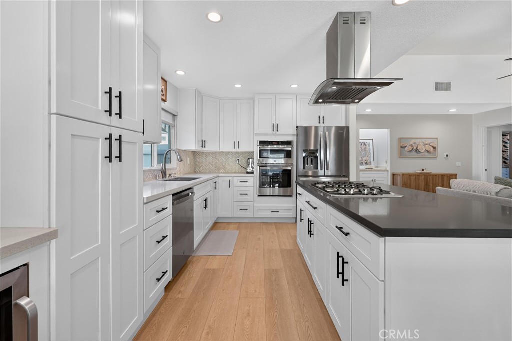 30275 Via Reata Property Photo 8