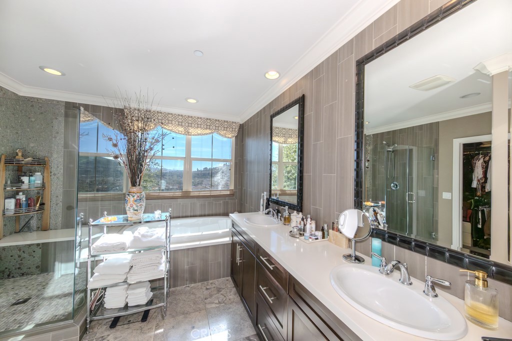 30 Vivido Street Property Photo 31