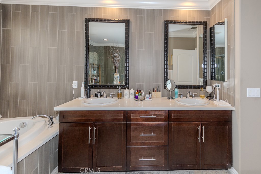 30 Vivido Street Property Photo 33