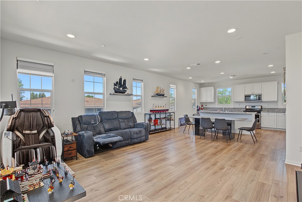 8881 Orangethorpe Property Photo 13
