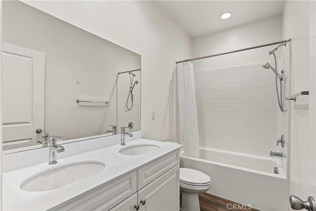 8881 Orangethorpe Property Photo 27