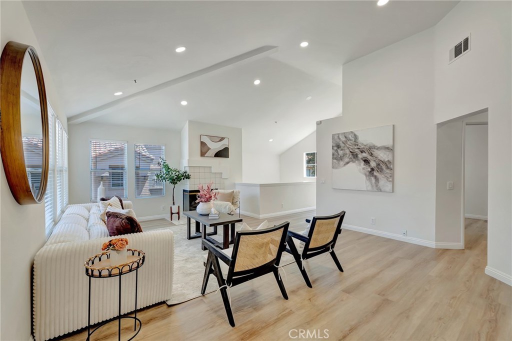 34 Magellan Aisle Property Photo 4