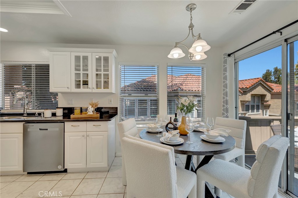 34 Magellan Aisle Property Photo 6