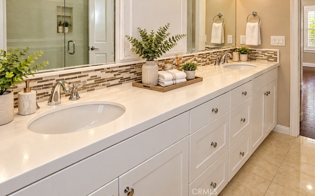 65 Devonshire Property Photo 8