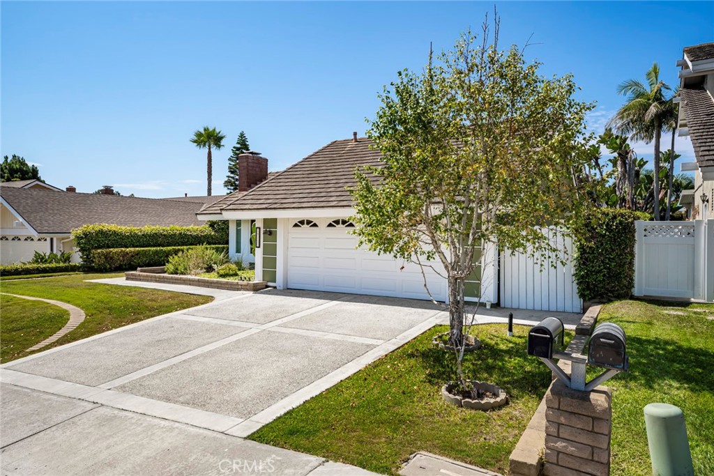24312 Taxco Drive Property Photo 3