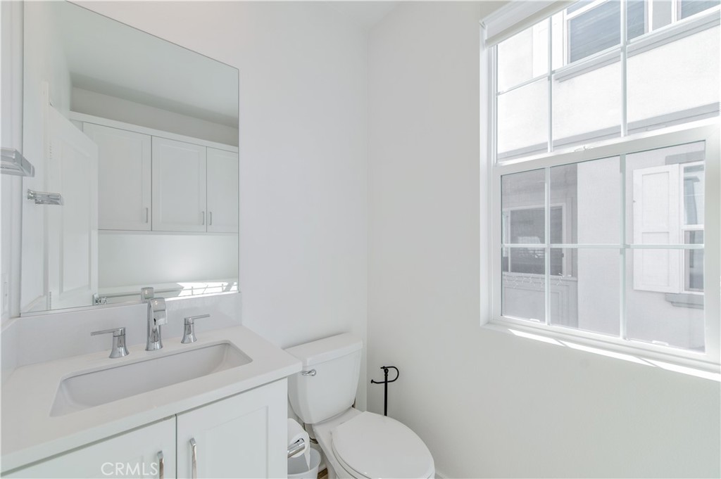 1092 W North Property Photo 24