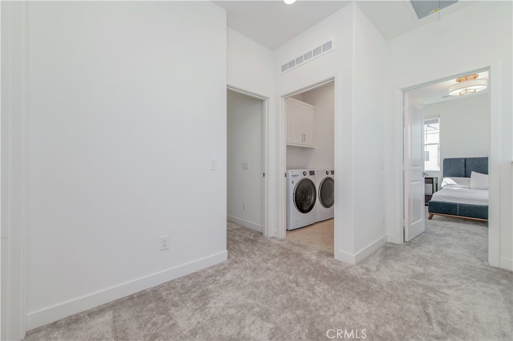1092 W North Property Photo 26