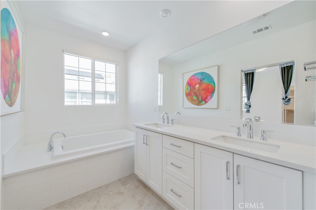 1092 W North Property Photo 35