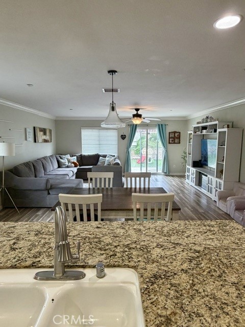 271 Fieldrush Property Photo 5