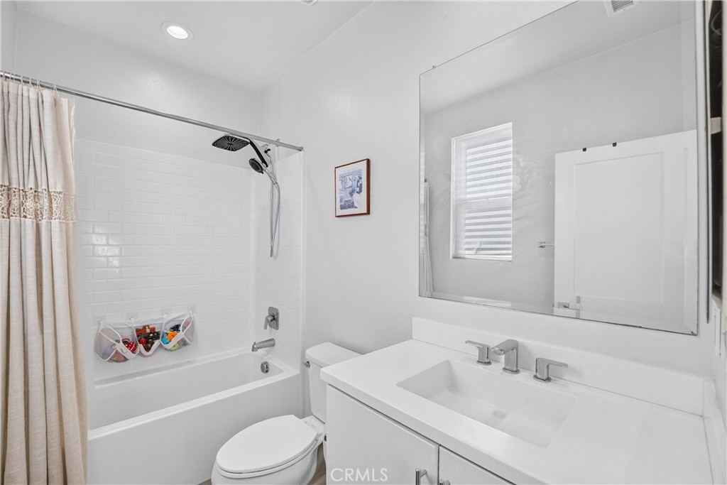 1684 S Lewis Property Photo 19