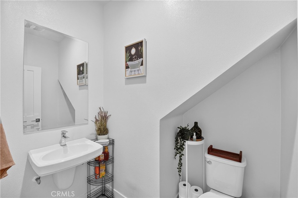 1684 S Lewis Property Photo 32
