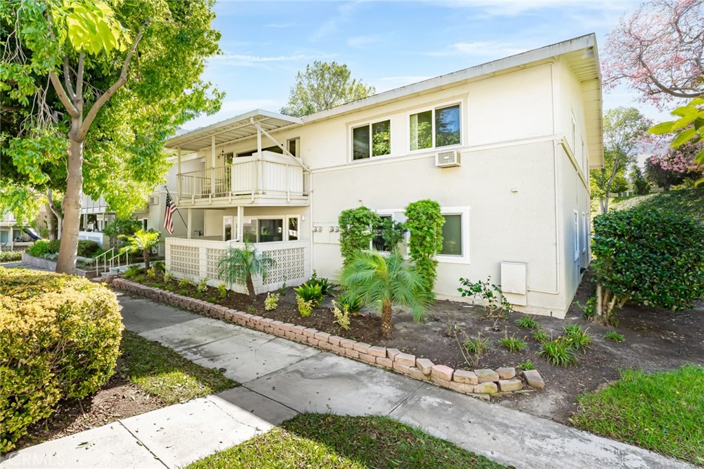 476 Calle Cadiz O Property Photo 2