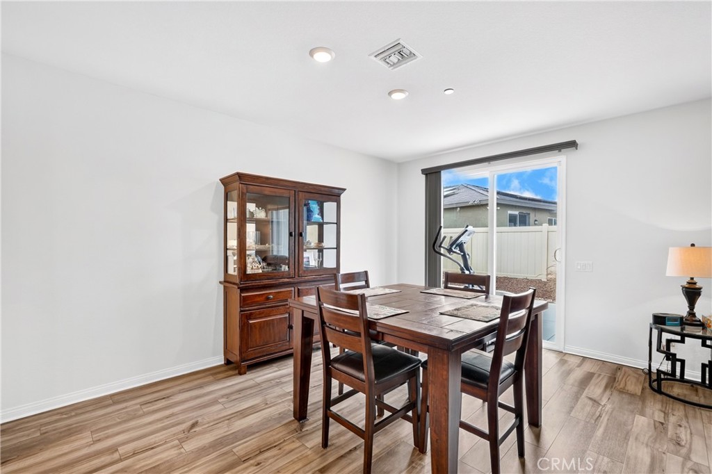 30775 Southend Property Photo 12