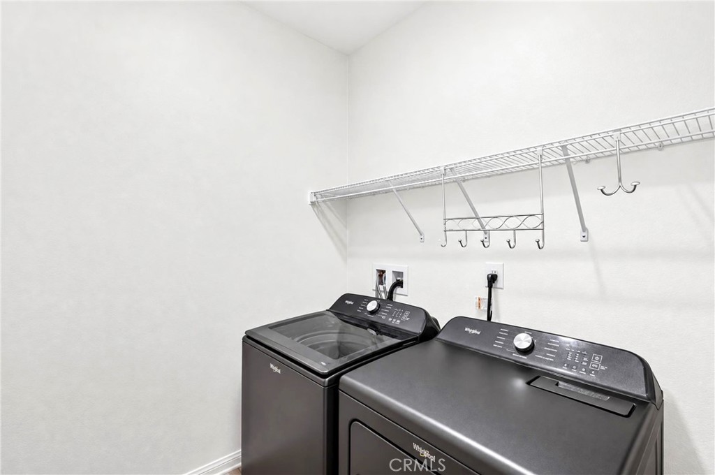 30775 Southend Property Photo 26