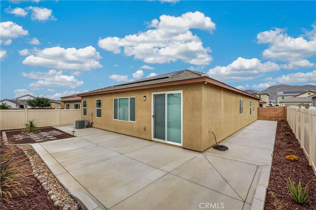 30775 Southend Property Photo 29
