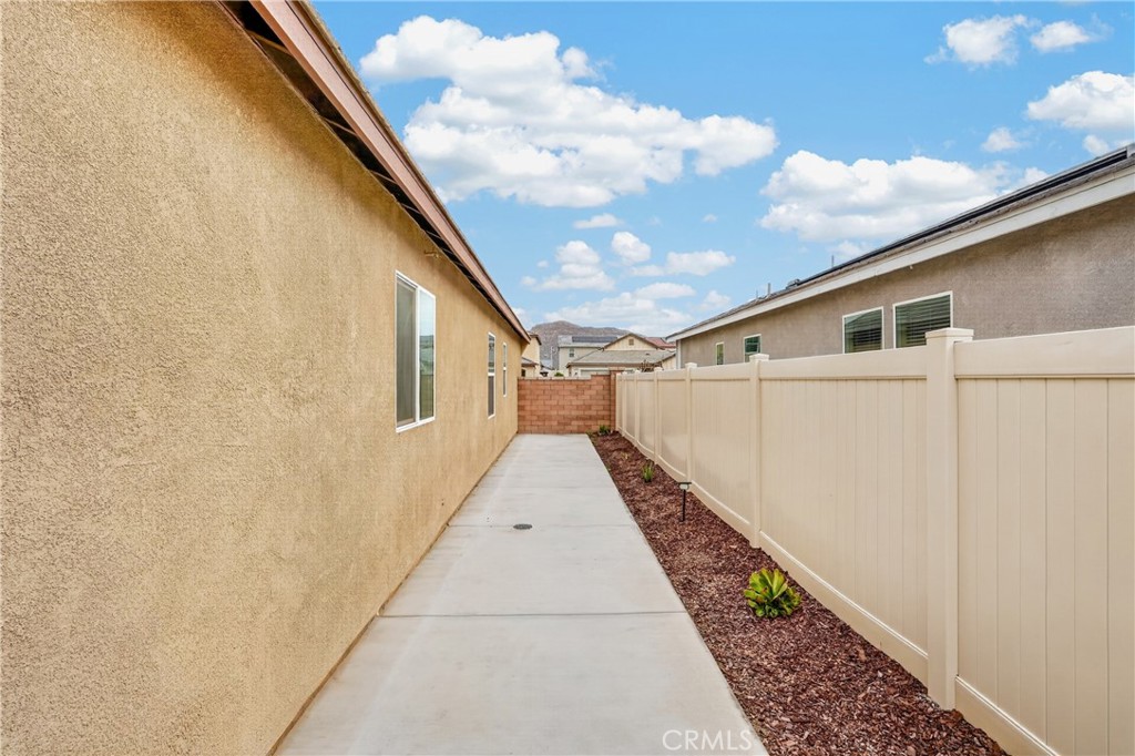 30775 Southend Property Photo 30