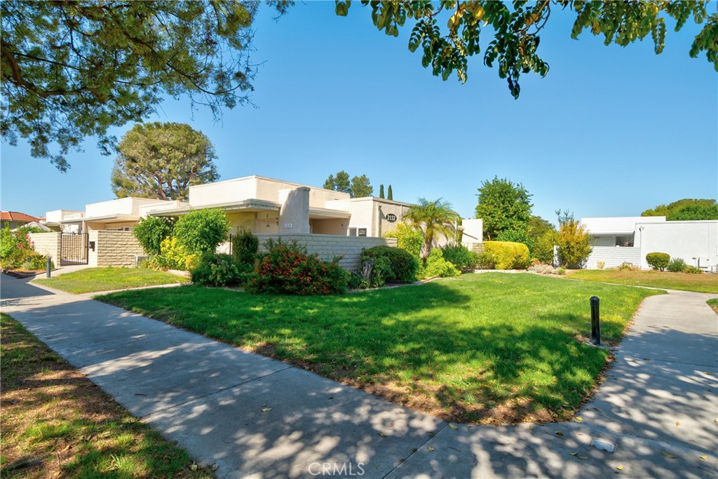 2132 Via Puerta E Property Photo 1