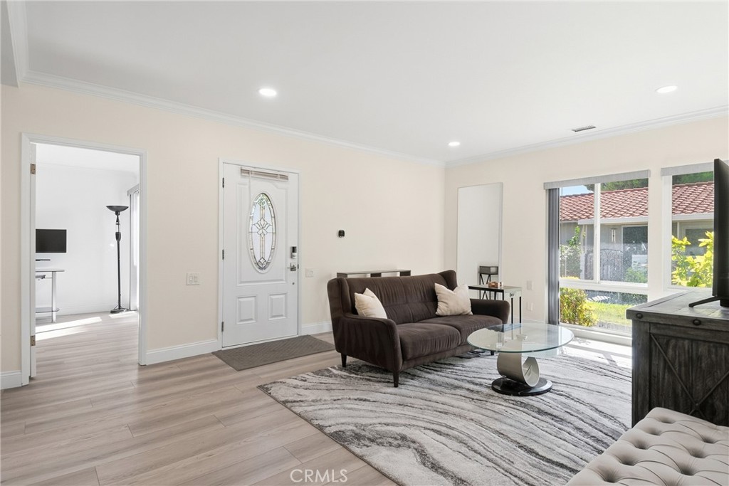 2132 Via Puerta E Property Photo 6