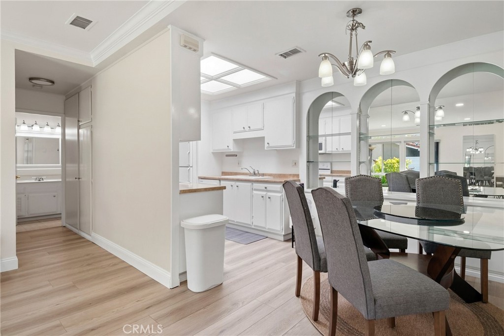 2132 Via Puerta E Property Photo 11