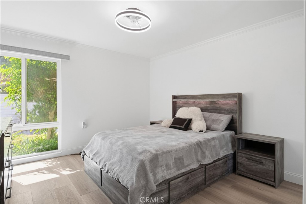 2132 Via Puerta E Property Photo 15