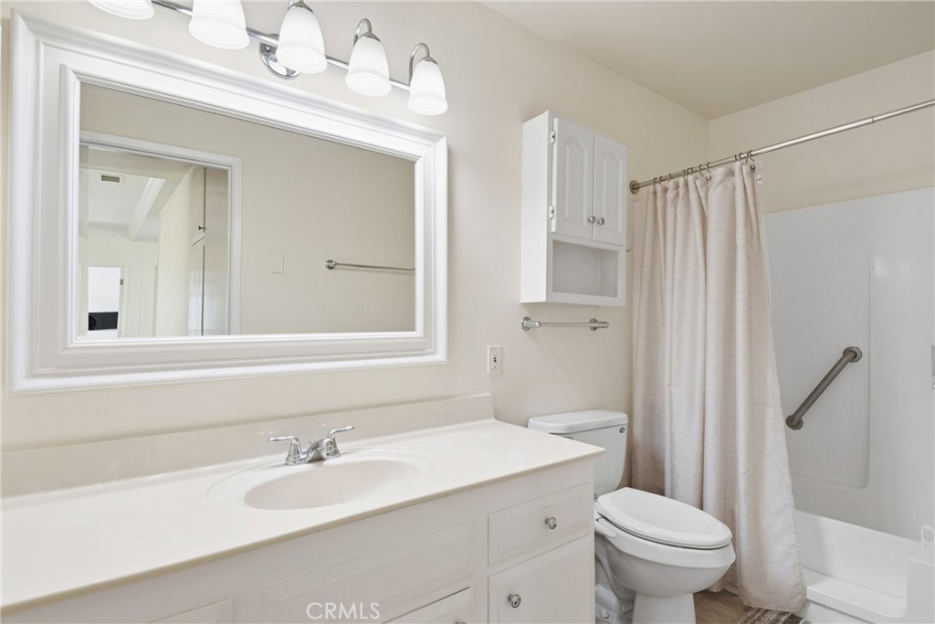 2132 Via Puerta E Property Photo 18