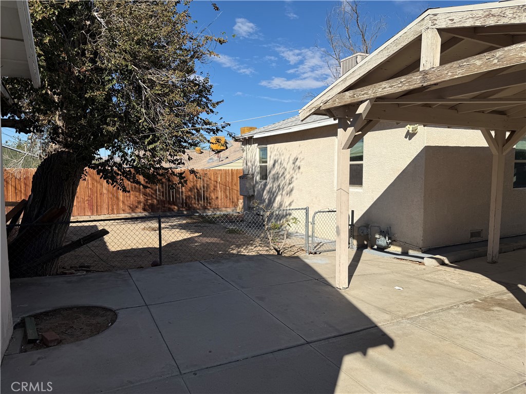 512 Arville Property Photo 3