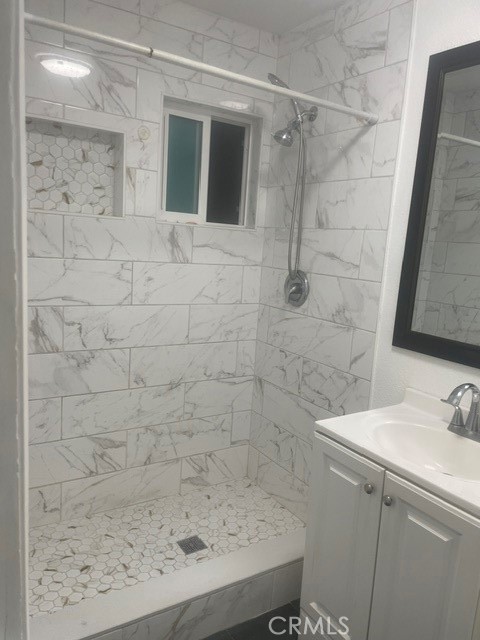 816 N Jackson Property Photo 5