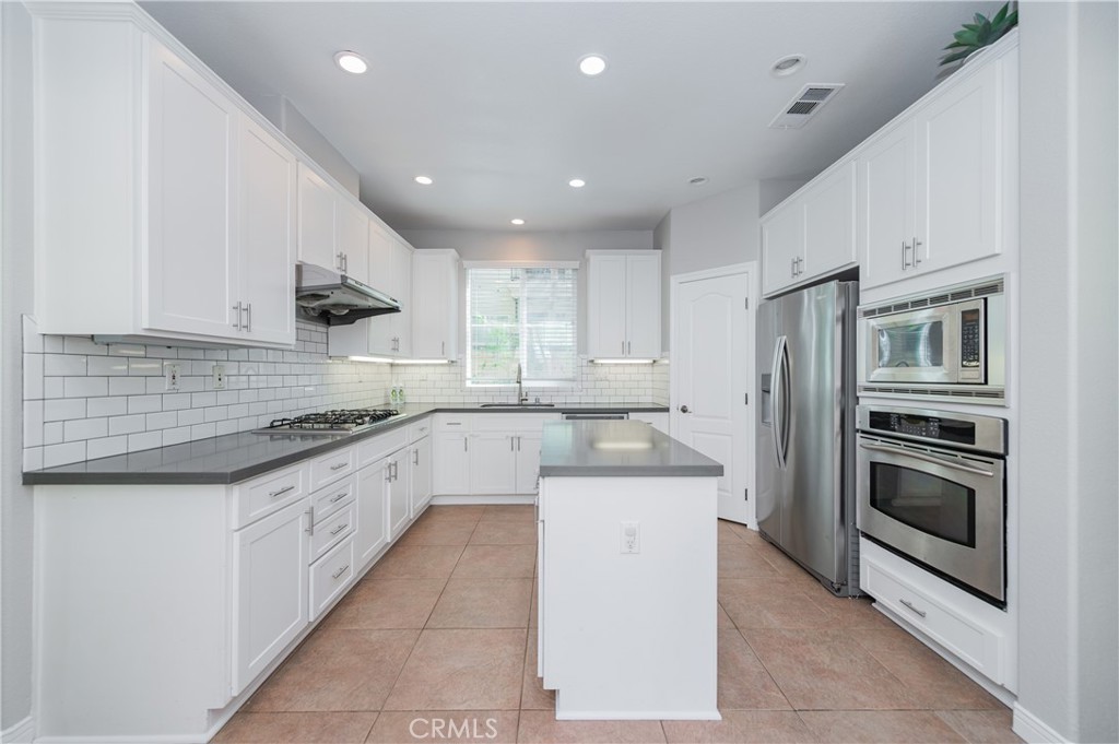 82 Figtree Property Photo 10