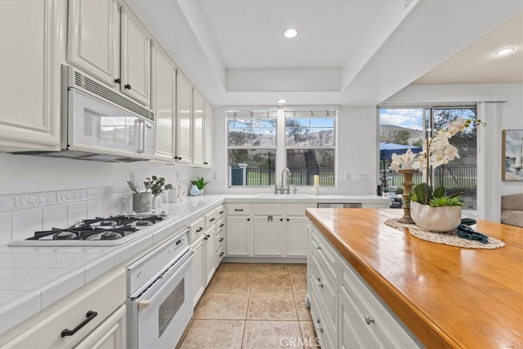 27951 Via De Costa Property Photo 14