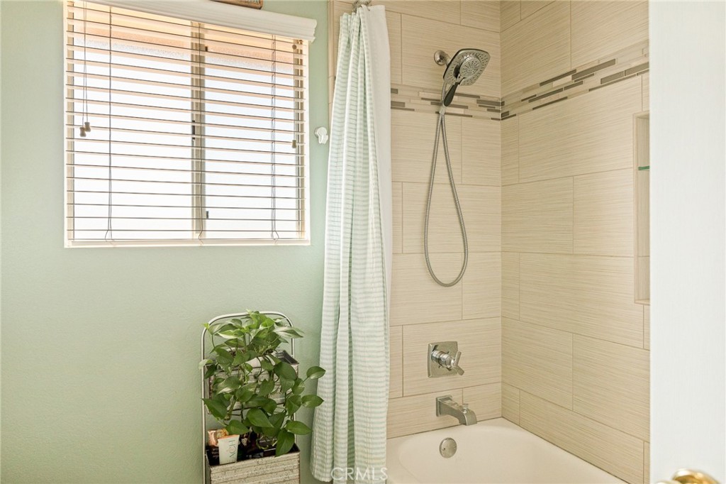 11825 Avalon Avenue Property Photo 29