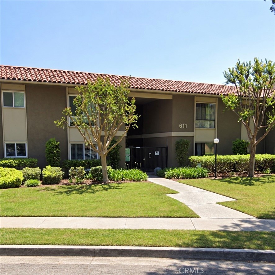 611 S La Veta Park 127 Property Photo 1