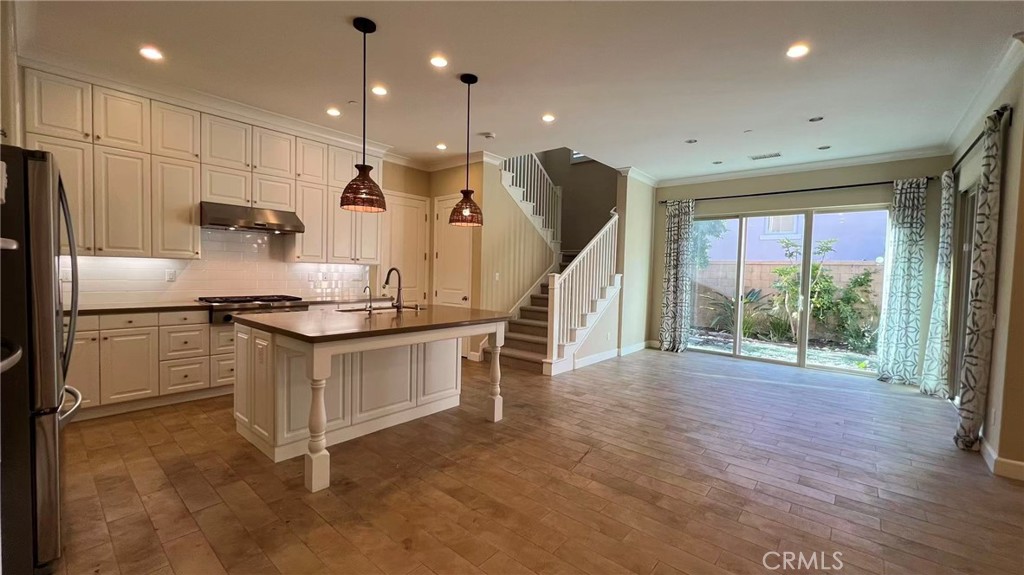 59 Thornapple Property Photo 3