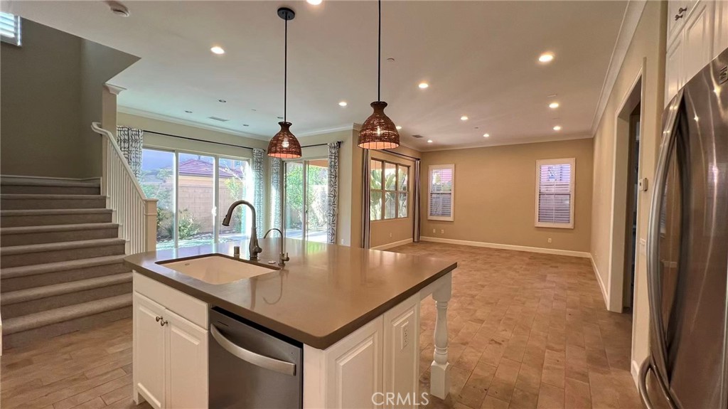 59 Thornapple Property Photo 6