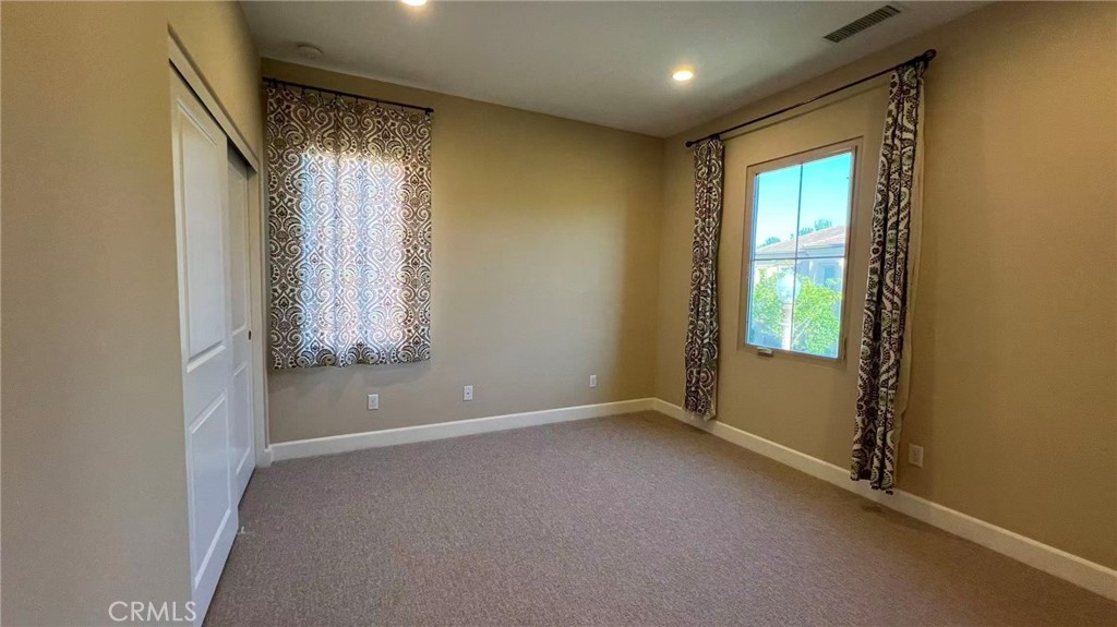 59 Thornapple Property Photo 16