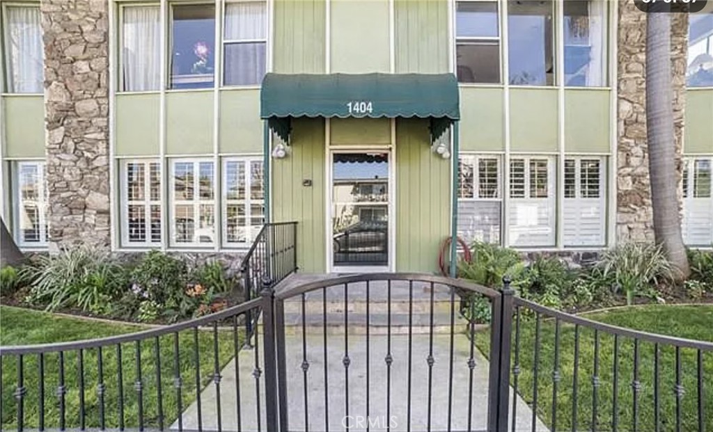 1404 E 1st