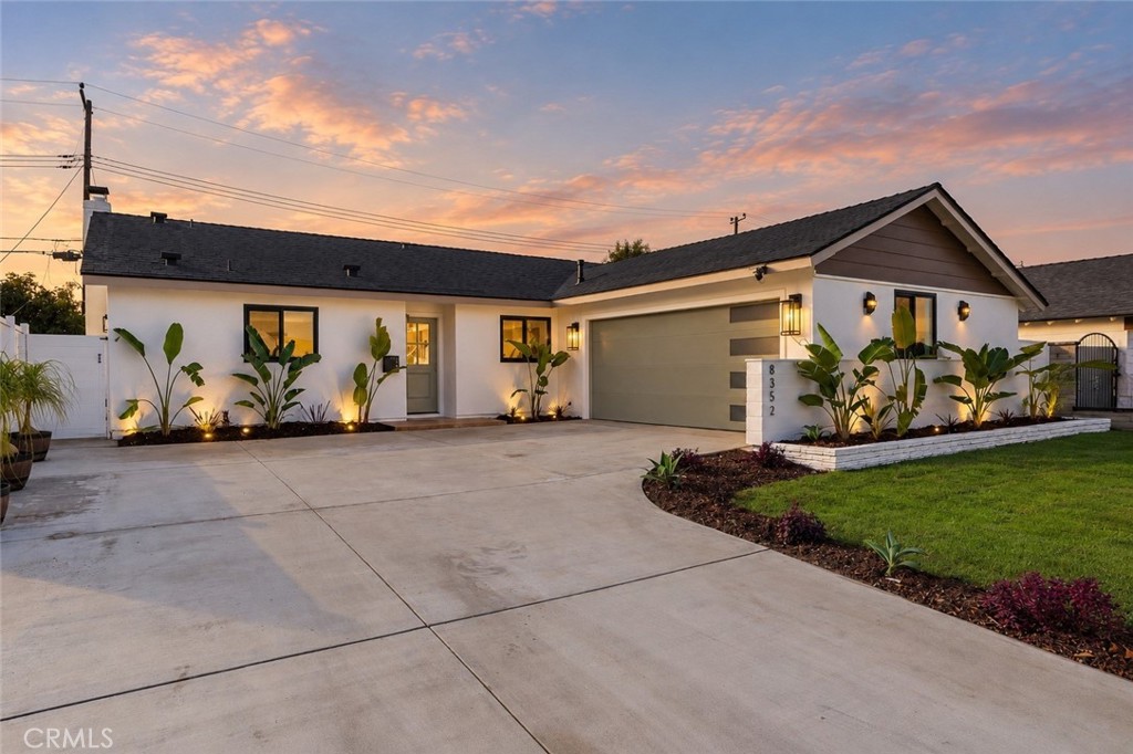 8352 Friesland Property Photo 1