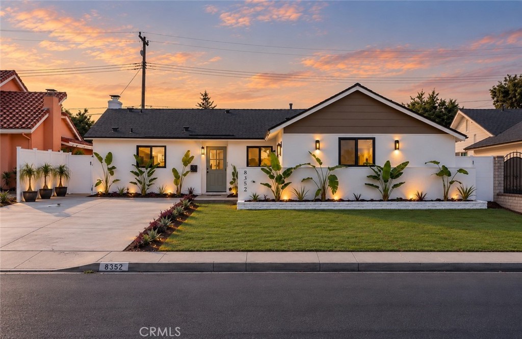 8352 Friesland Property Photo 2